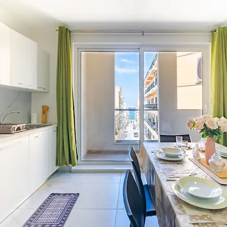 Apartamento Brand New Spacious With Far Sea View