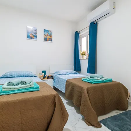 Apartment Brand New Spacious With Far Sea View *